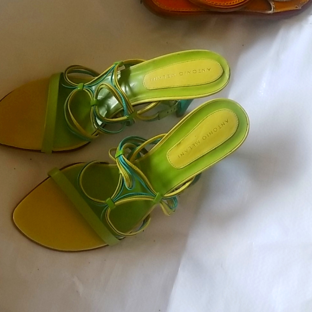 Ladies sandals